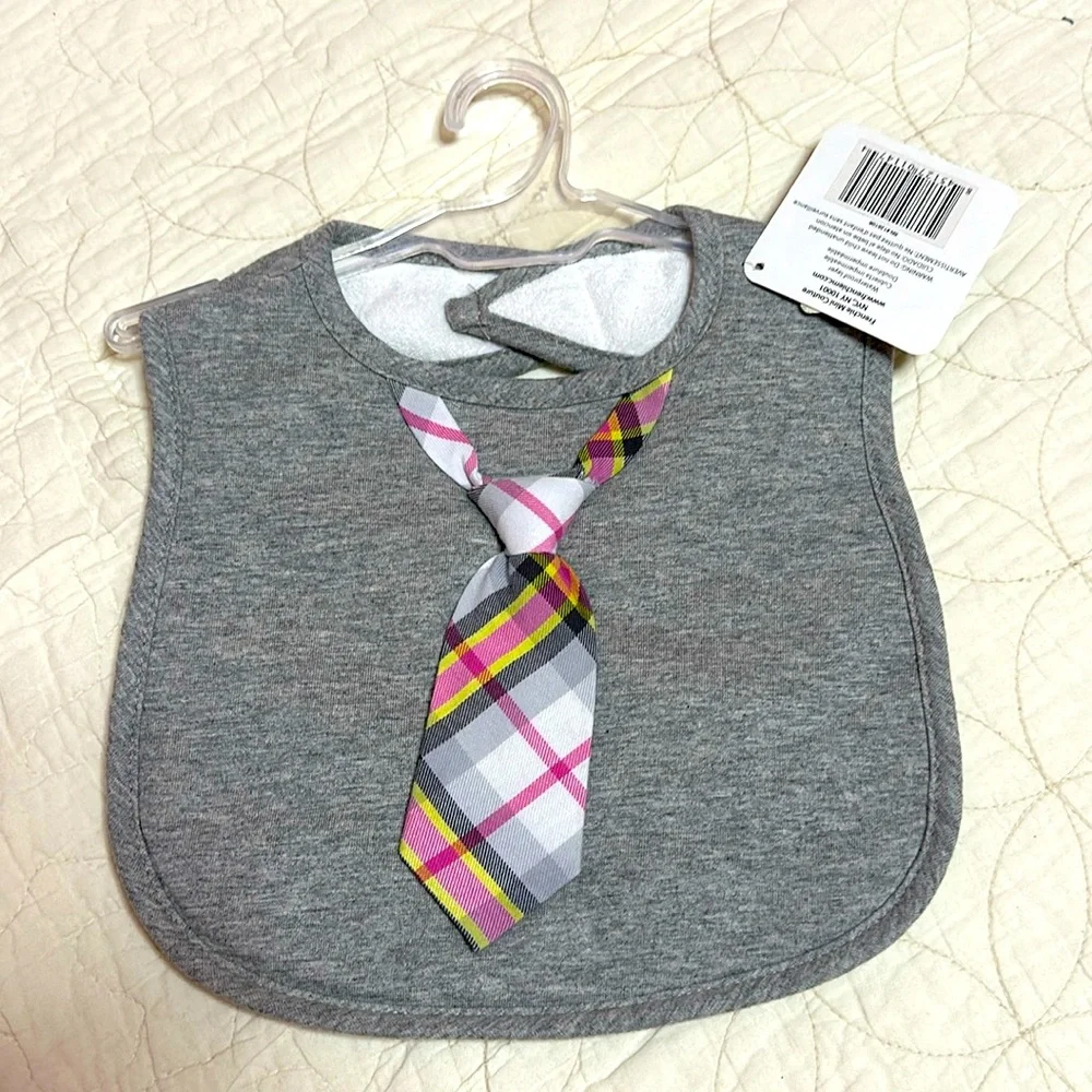 NWT tie bib